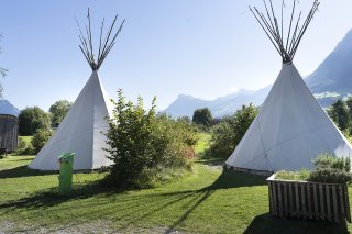Les campings exploités par le TCS anticipent une fréquentation esrtivale comparable à celle de 2023. (archive) KEYSTONE/GAETAN BALLY